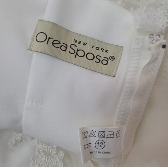 Demetrio's Wedding Dress / Gown - Picture 9 of 9